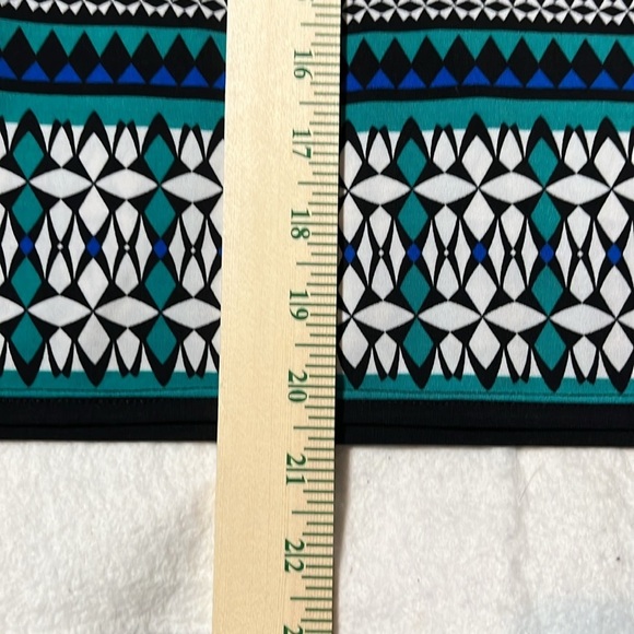 Max Studio Mini Skirt Geometric Stretchy Womens Size Small - Picture 10 of 10